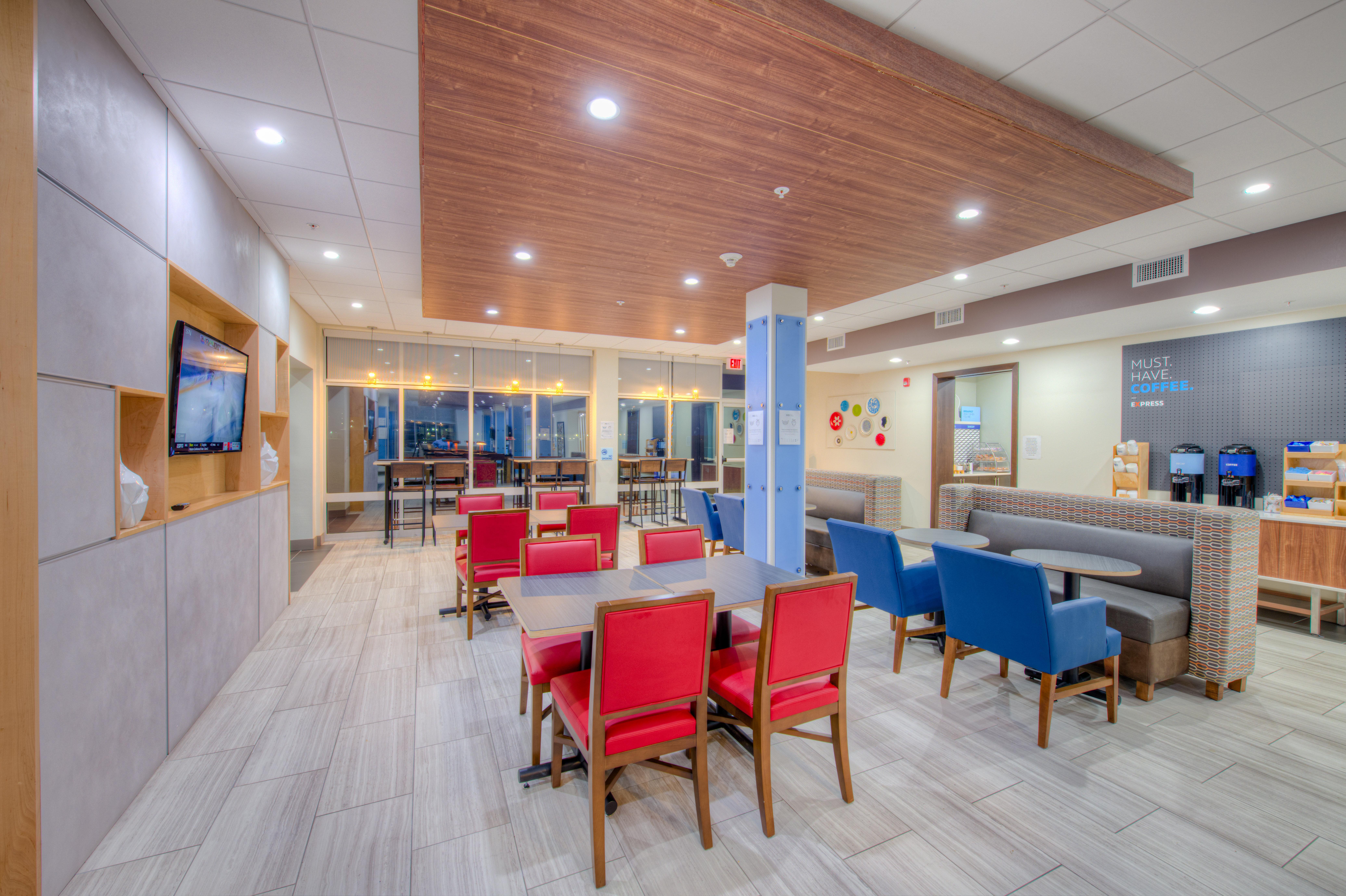 Holiday Inn Express & Suites - Remington By Ihg Exterior foto